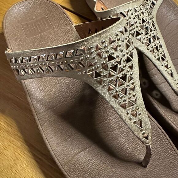 FitFlop Women's Carmel Toe-Post Suede Dress Sandal 9 - Picture 2 of 8